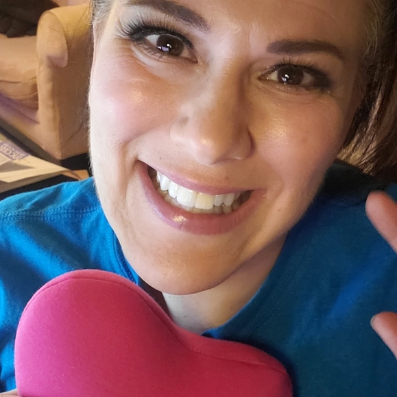 Meet your Posher, Erika - Picture 3 of 3